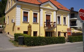Apartments Petar Pan