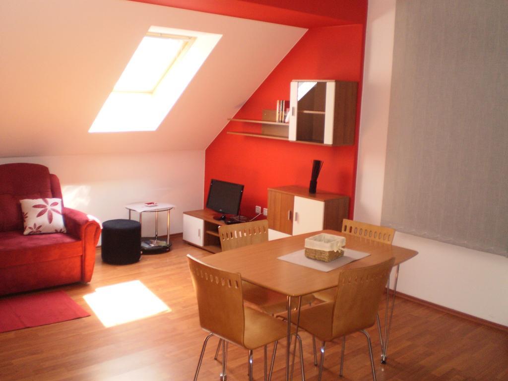 Apartments Petar Pan Krapinske Toplice Pokoj fotografie